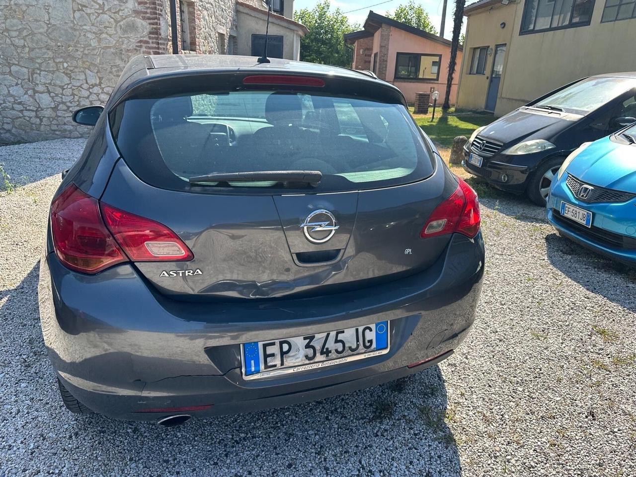 Opel Astra 1.4 GPL 2033 EXPORT / COMMERCIANTI