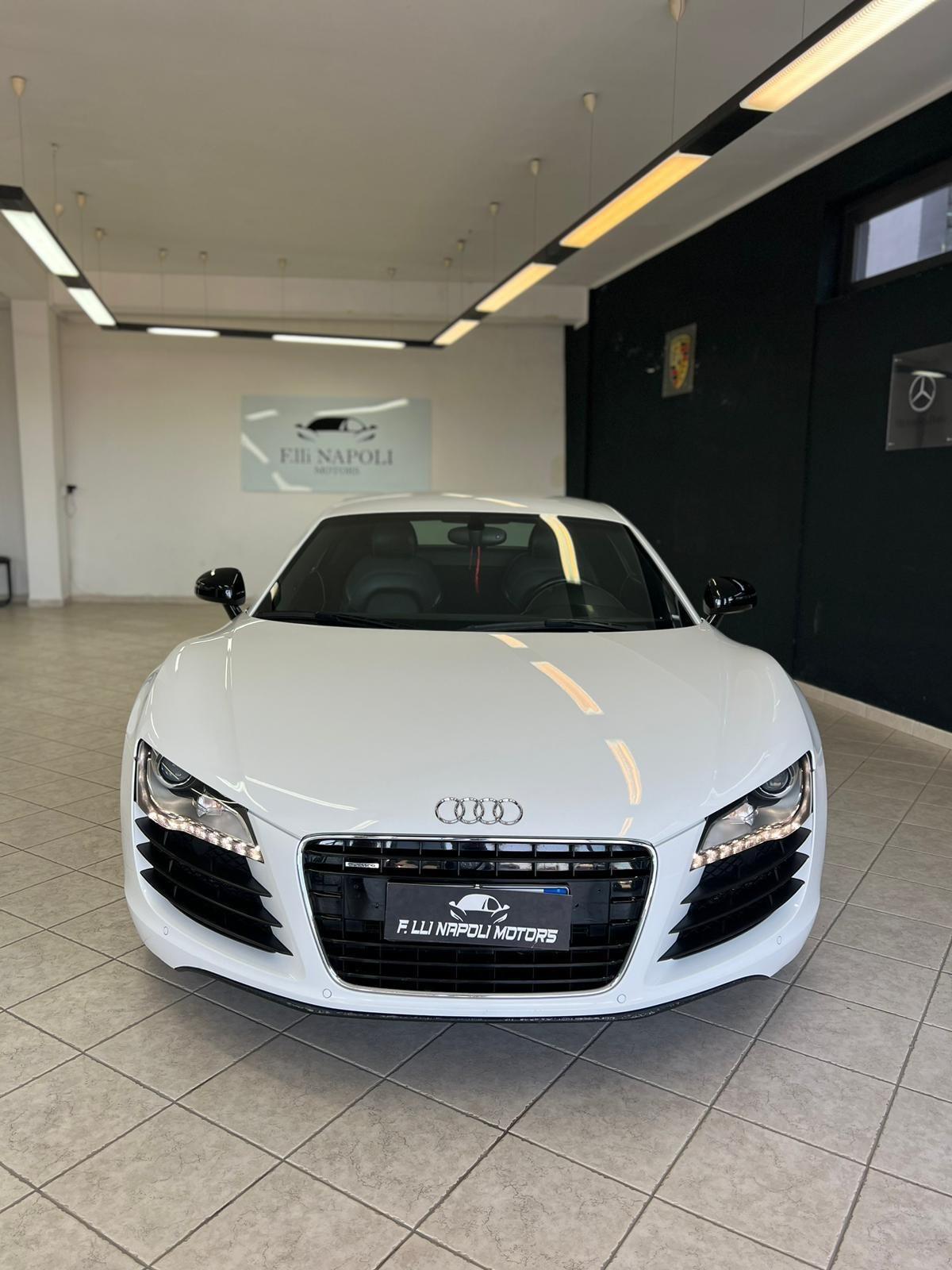 Audi R8 4.2 V8 FSI quattro R tronic