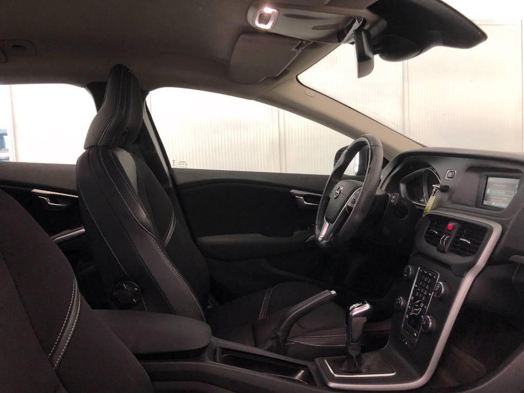 Volvo V40 2.0 D2 R-Design