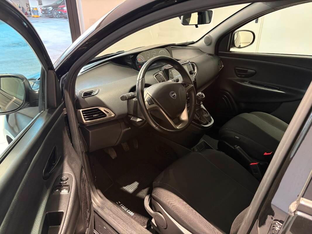 Lancia Ypsilon III 1.0 firefly hybrid Gold s&s 70cv 5p.ti