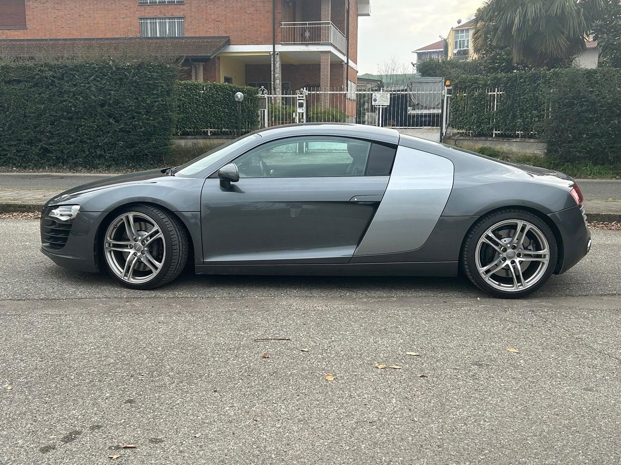 Audi R8 Plus 4.2 FSI #8771