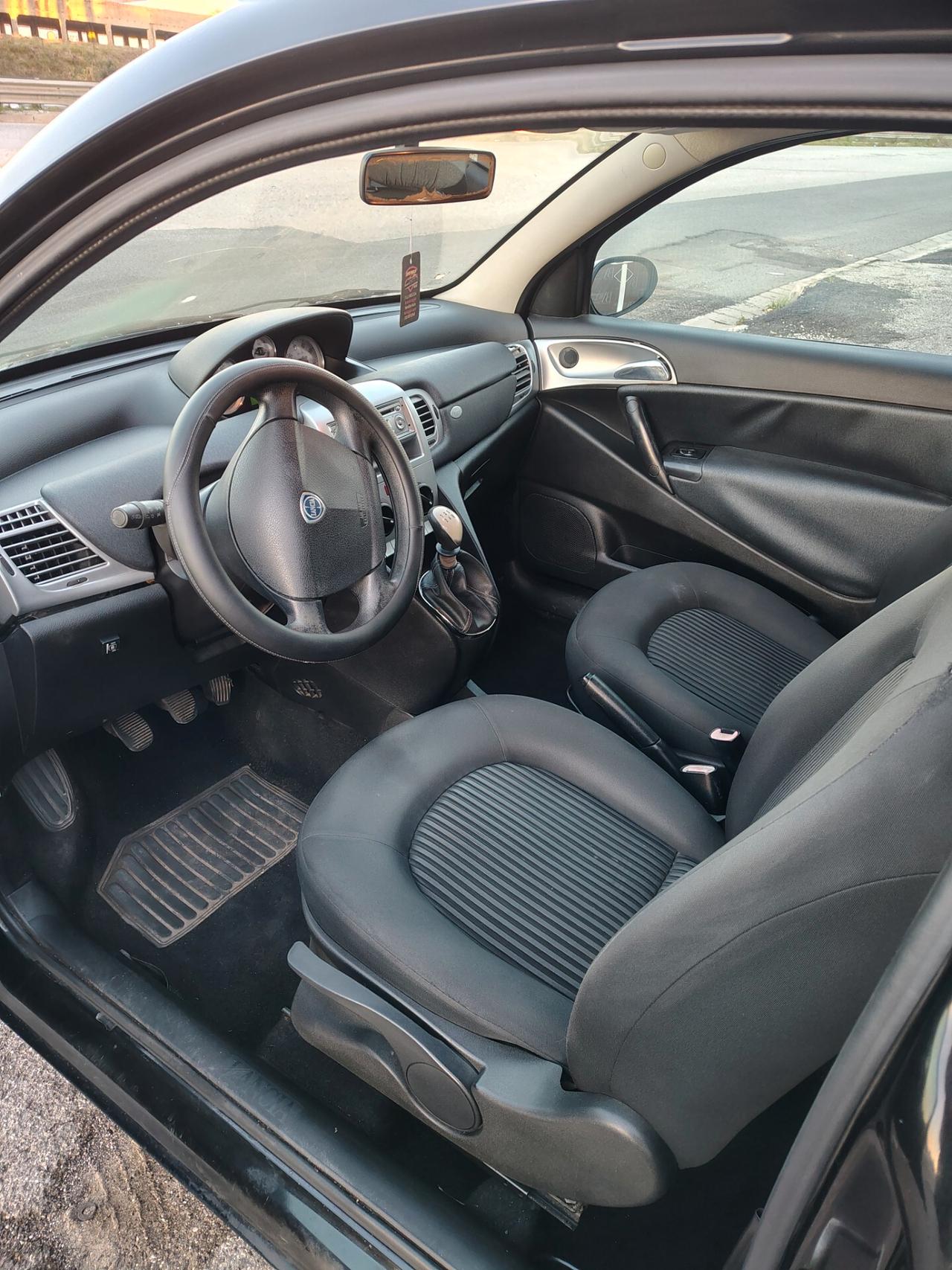 Lancia Ypsilon 1.4 Platino Ecochic GPL