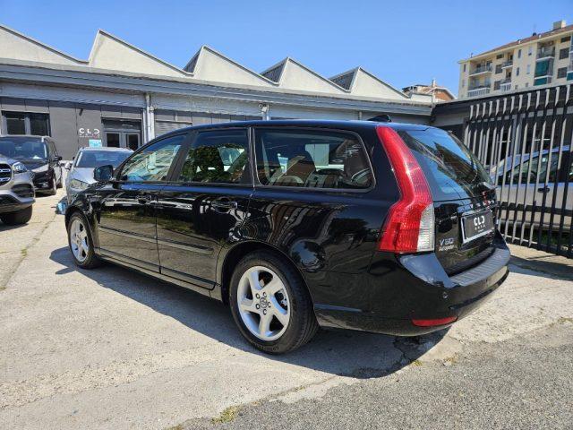 VOLVO V50 D2
