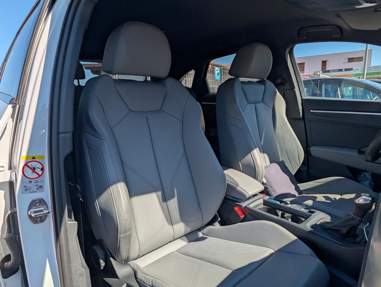 Audi Q3 SPB 35 TFSI e S tronic Identity Black