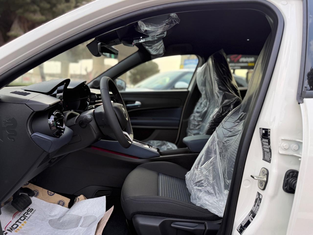 Alfa Romeo Junior 1.2 145 CV Hybrid eDCT6 Speciale KM 0