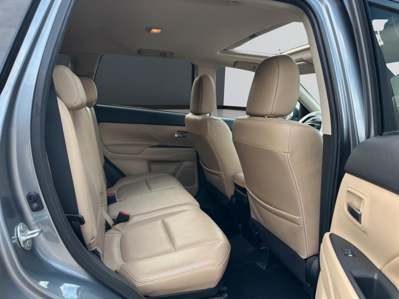 Mitsubishi Outlander 2.2 DI-D 4WD Instyle Plus Navi Diamond Pack 7P