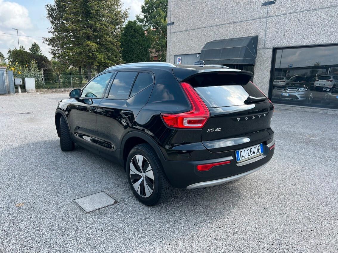 Volvo XC40 1.5 t2 Momentum Pro auto NAVI PELLE FARI LED FULL