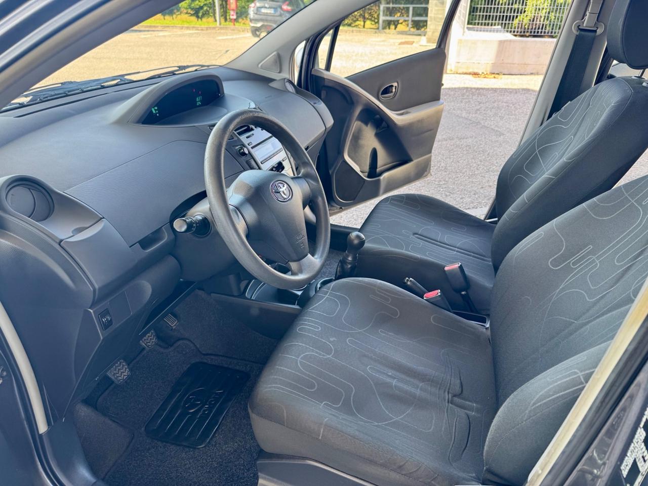 Toyota Yaris 1.0 5 porte Lounge