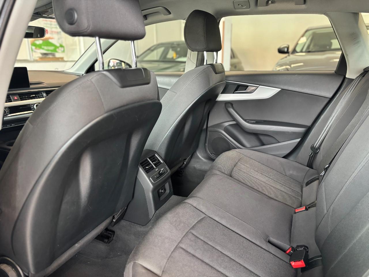 AUDI A4 Avant 2.0 tdi Business 150cv s-tronic