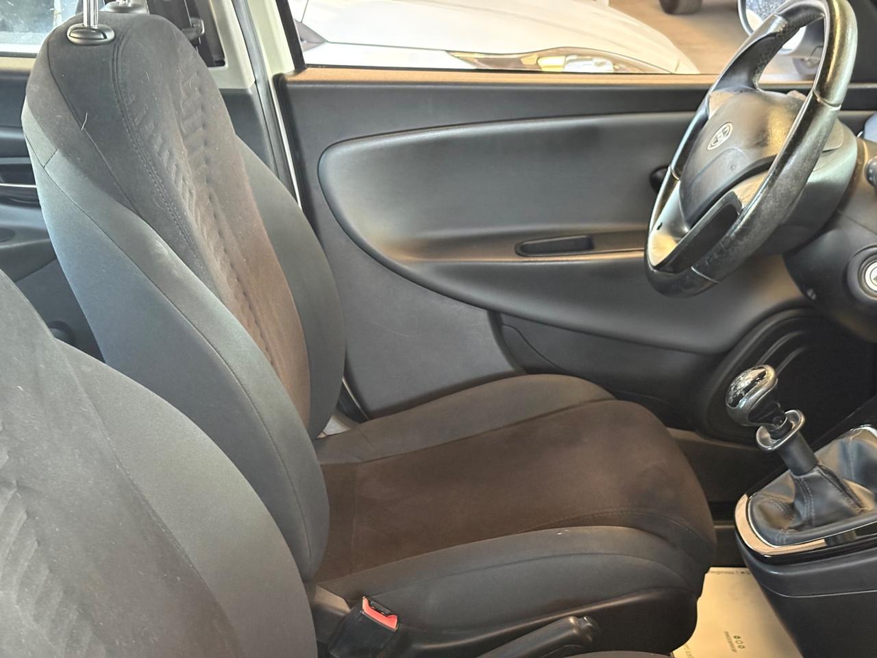 Lancia Ypsilon 0.9 TwinAir 85 CV 5 porte Metano Ecochic Gold