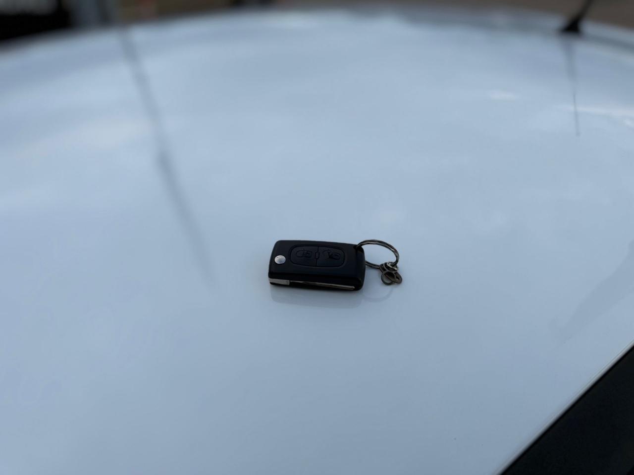 Peugeot 207 1.4 VTi 95CV 5p. Millesim 200