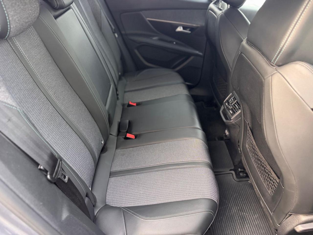 Peugeot 3008 Allure Pack 1.5 Blue HDI 130 #11958