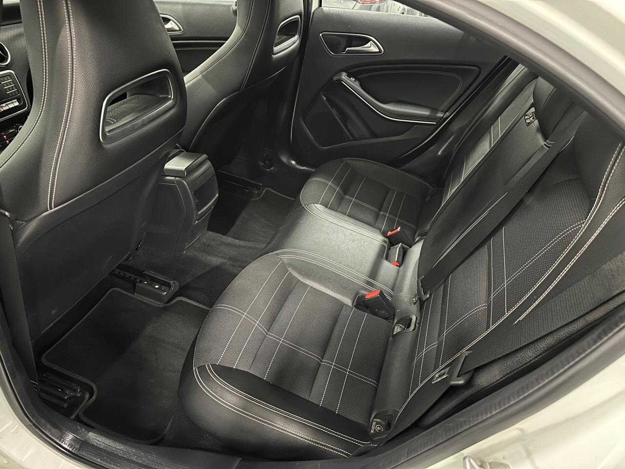 MERCEDES CLASSE 200D 4MATIC PREMIUM