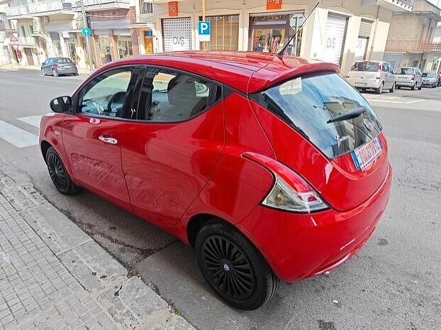 LANCIA Ypsilon 1.2 Benzina 69 cv 5 porte - 2017