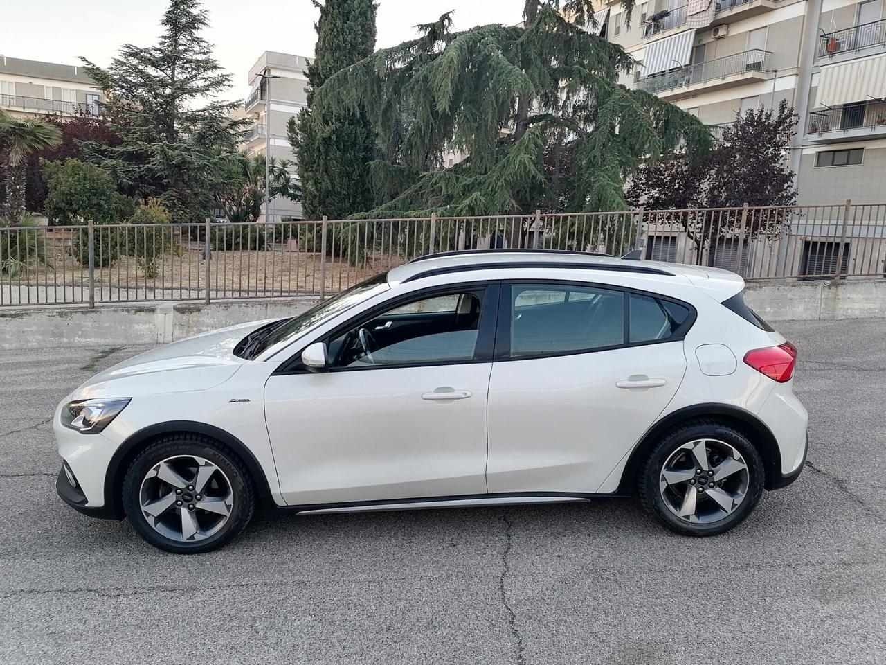 Ford FOCUS ACTIVE 1.5 DIESEL 120 CV **100.000 KM** 2021**