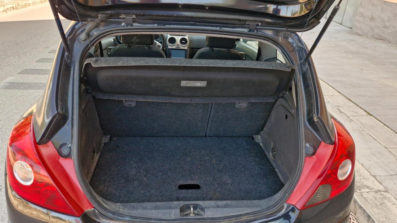 Opel Corsa 1.2 3 porte Sport