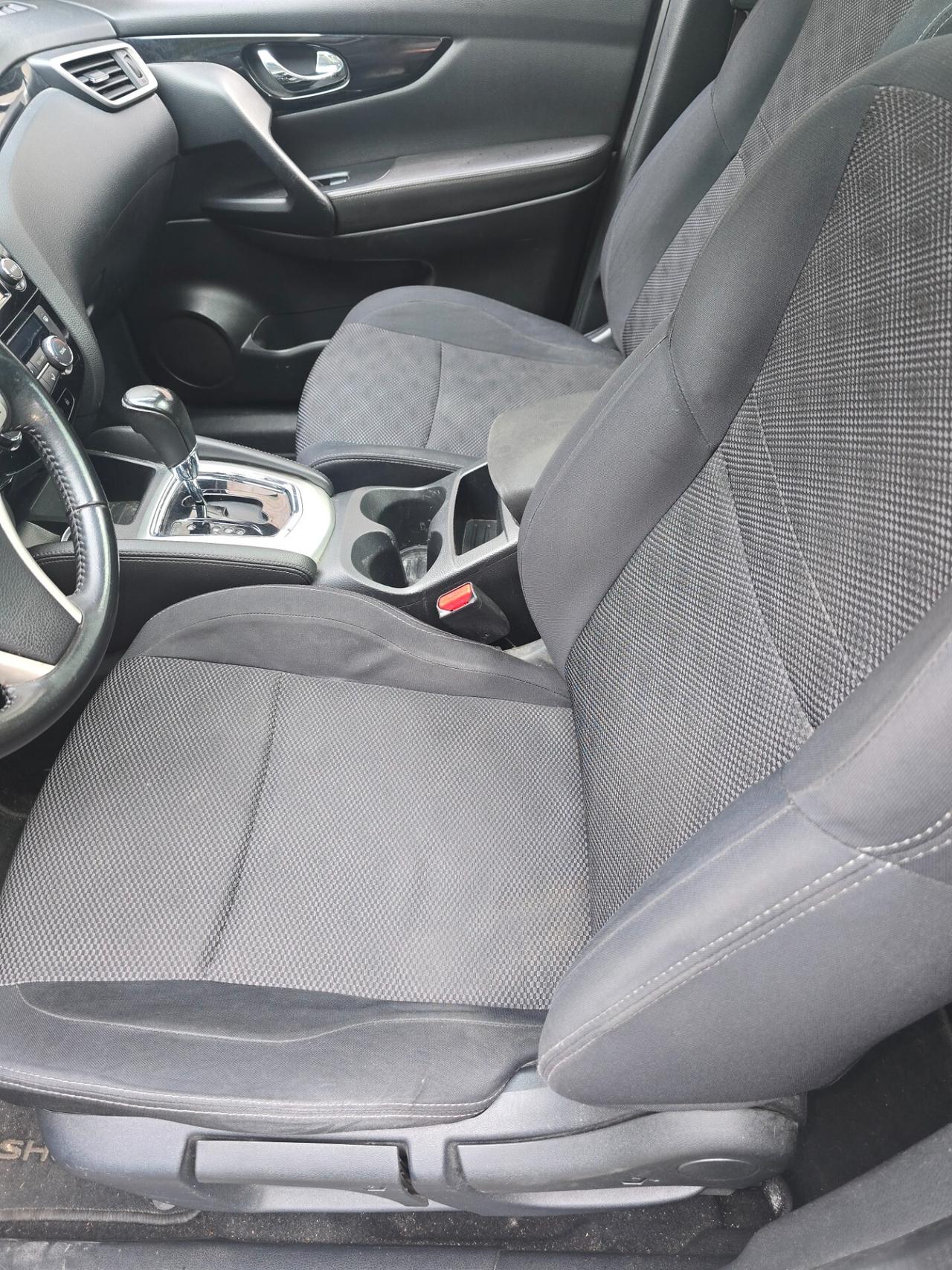 Nissan Qashqai 1.2 DIG- AUTOMATICO/TETTO PANORAMICO GARANZIA E PERMUTA