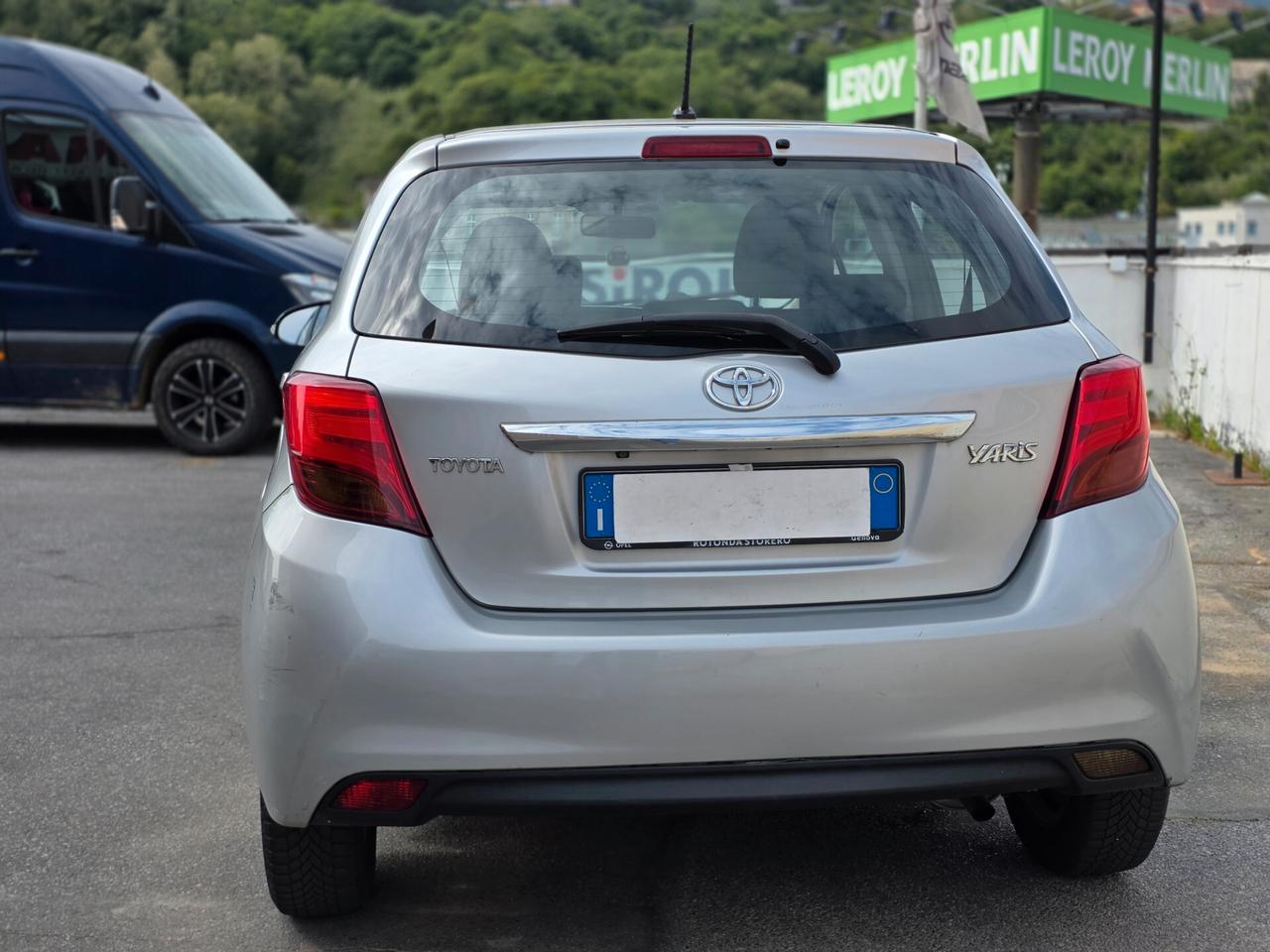 Toyota Yaris 1.0 5 porte Lounge