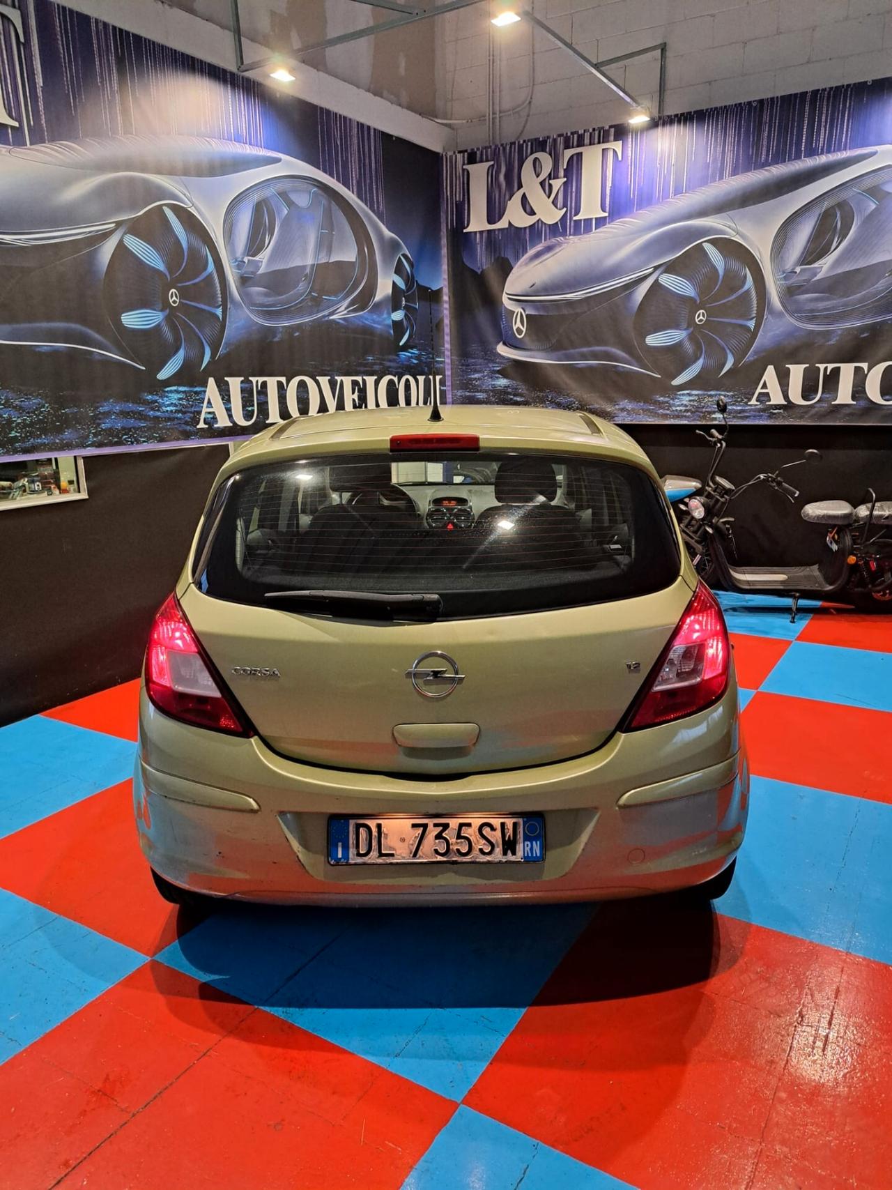 Opel Corsa 1.2 5 OK NEOPATENTATI