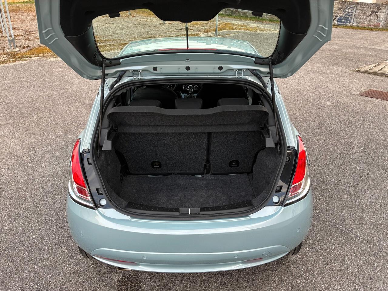 Lancia Ypsilon 1.0 FireFly Hybrid PLATINO