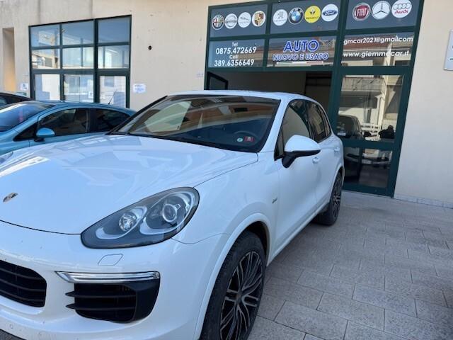 Porsche Cayenne 3.0 Diesel Platinum Edition cv 250