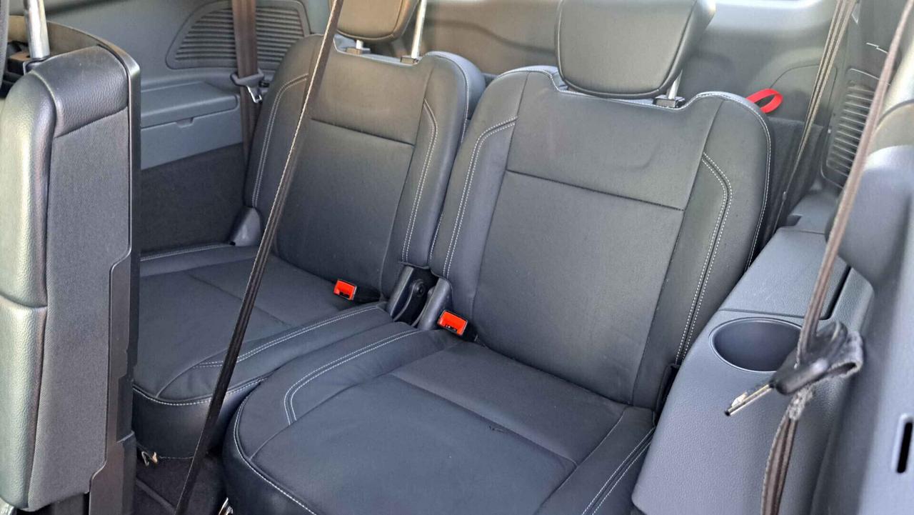 Ford C-Max 2.0 TDCi 163CV Powershift Titanium 7 Posti