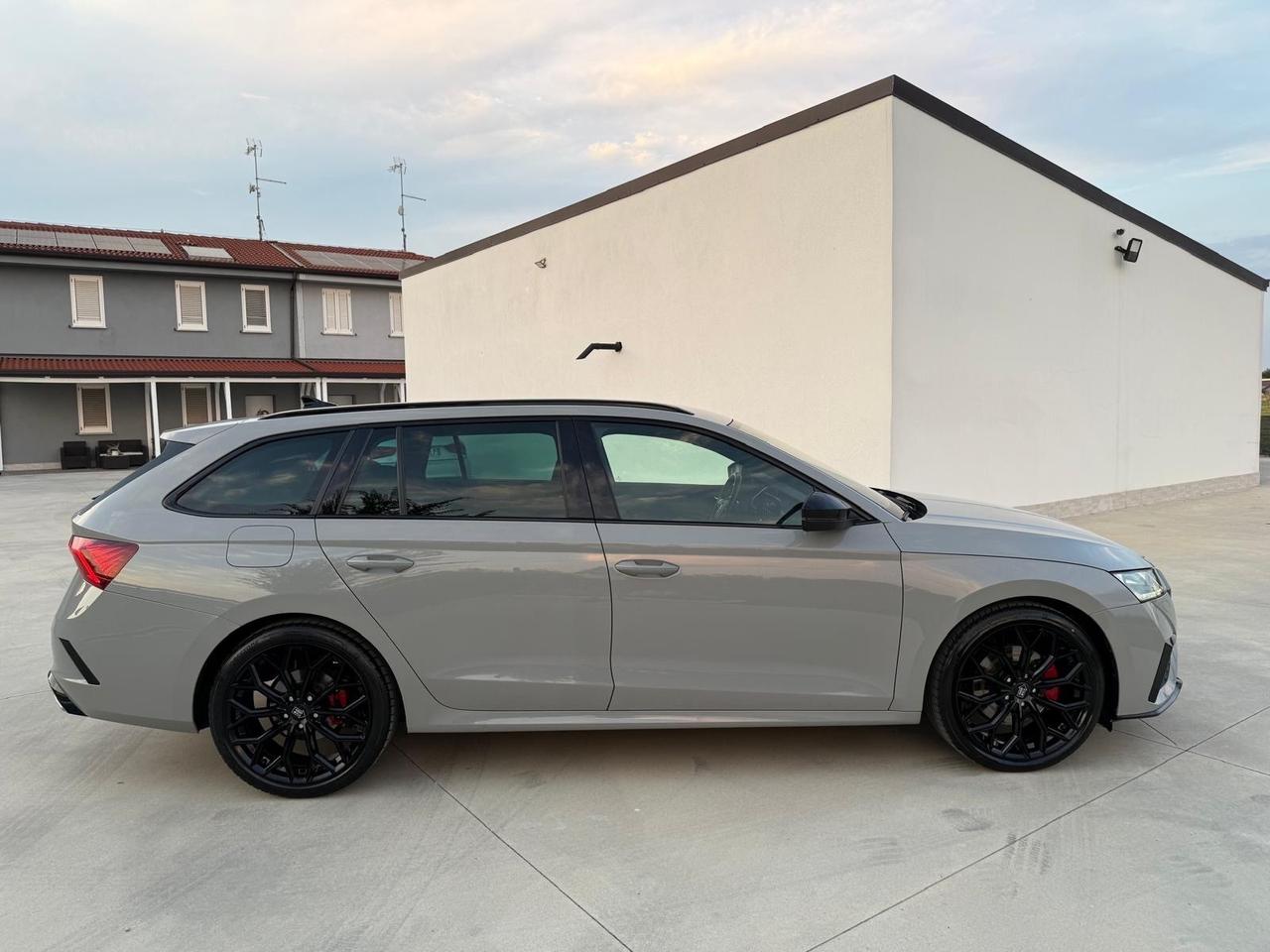 Skoda Octavia 2.0 TDI EVO SCR 200 CV DSG 4x4 Wagon RS
