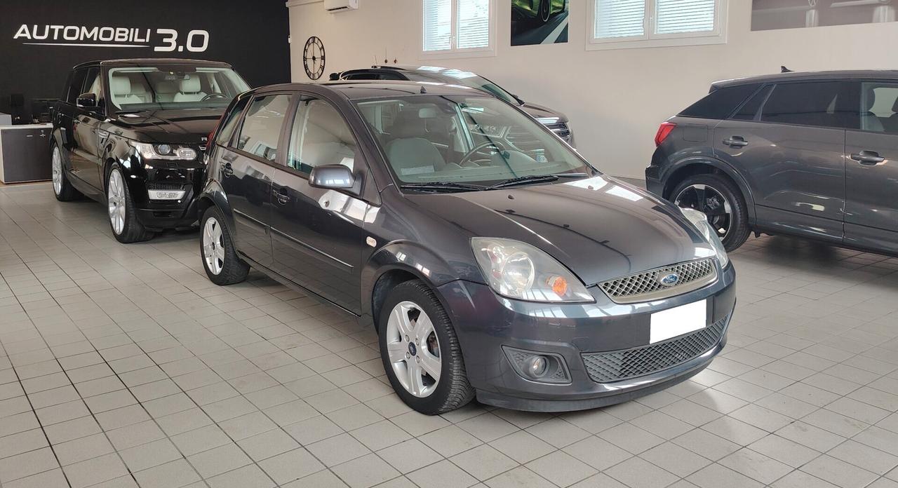 Ford Fiesta 1.2 16V 5p. Ghia
