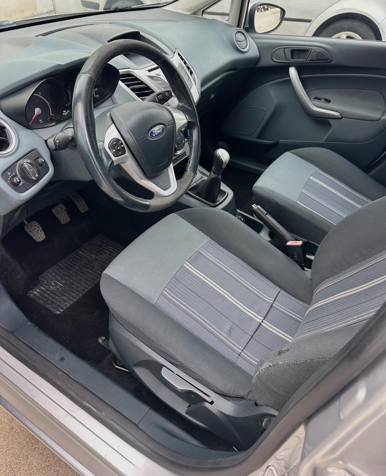 Ford Fiesta 1.4 TDCi 68CV 5p. Titanium