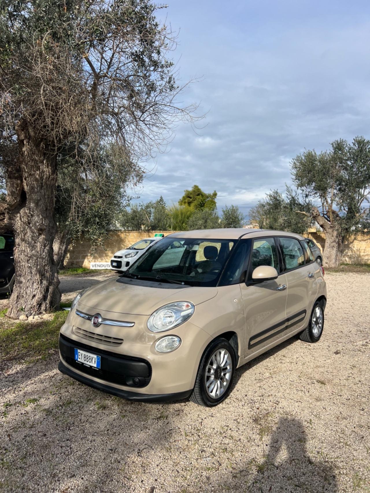 Fiat 500L 1.3 Multijet 85 CV Lounge color cappuccino