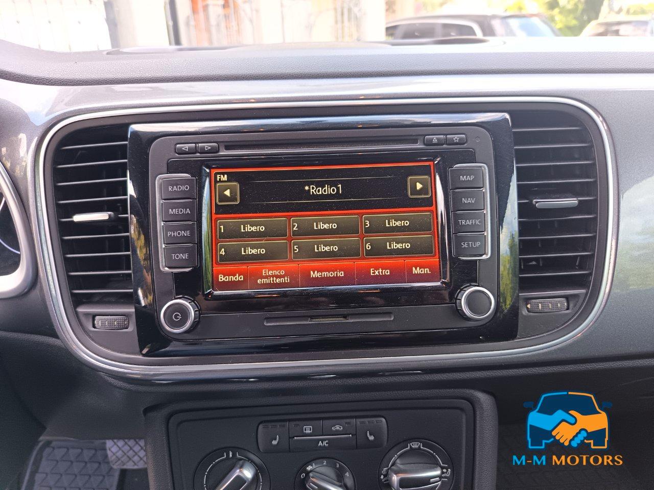 Volkswagen Maggiolino Cabrio 1.6 tdi Design 105cv dsg
