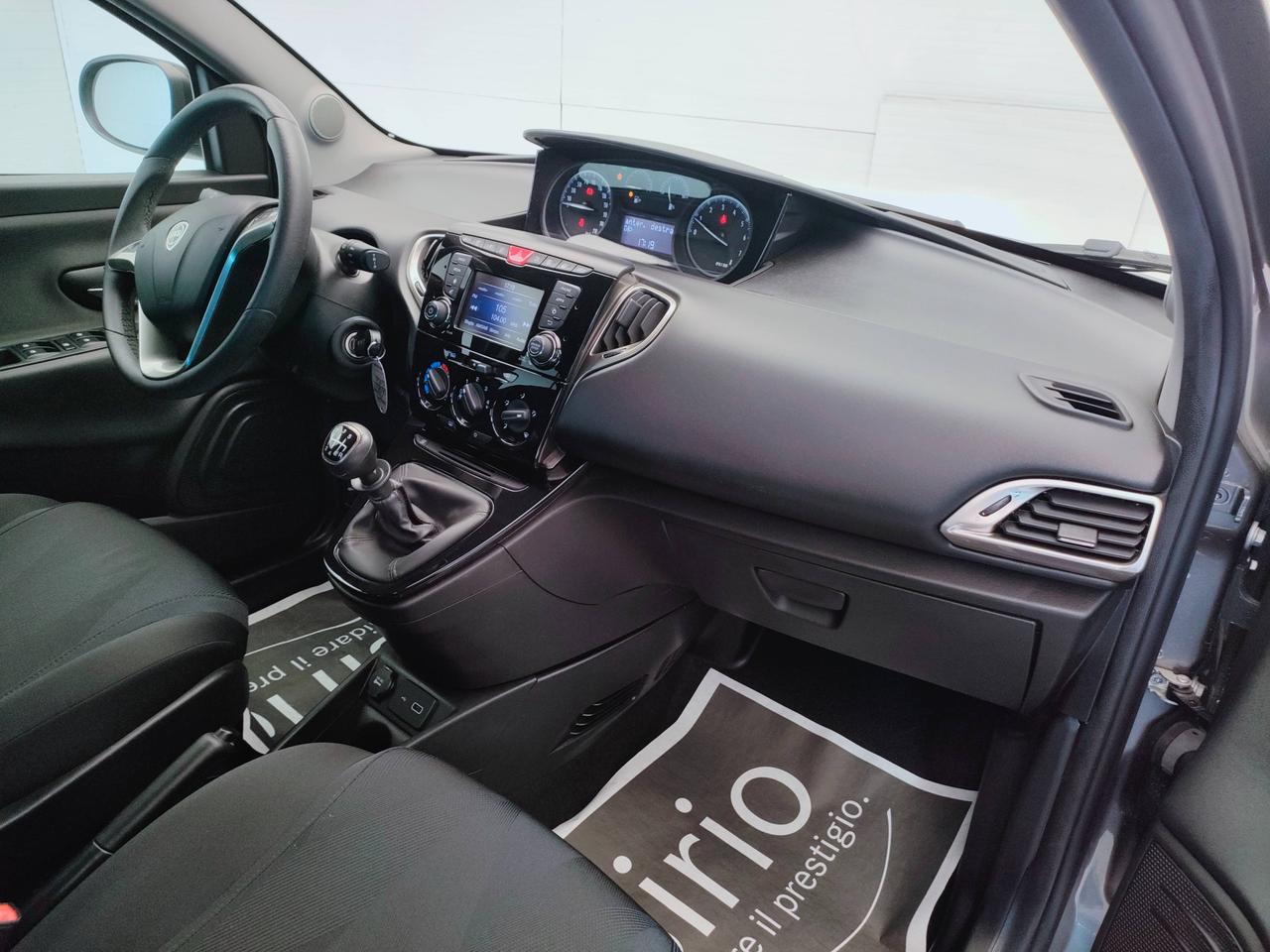 LANCIA Ypsilon III 2015 - Ypsilon 1.0 firefly hybrid Gold s&s 70cv