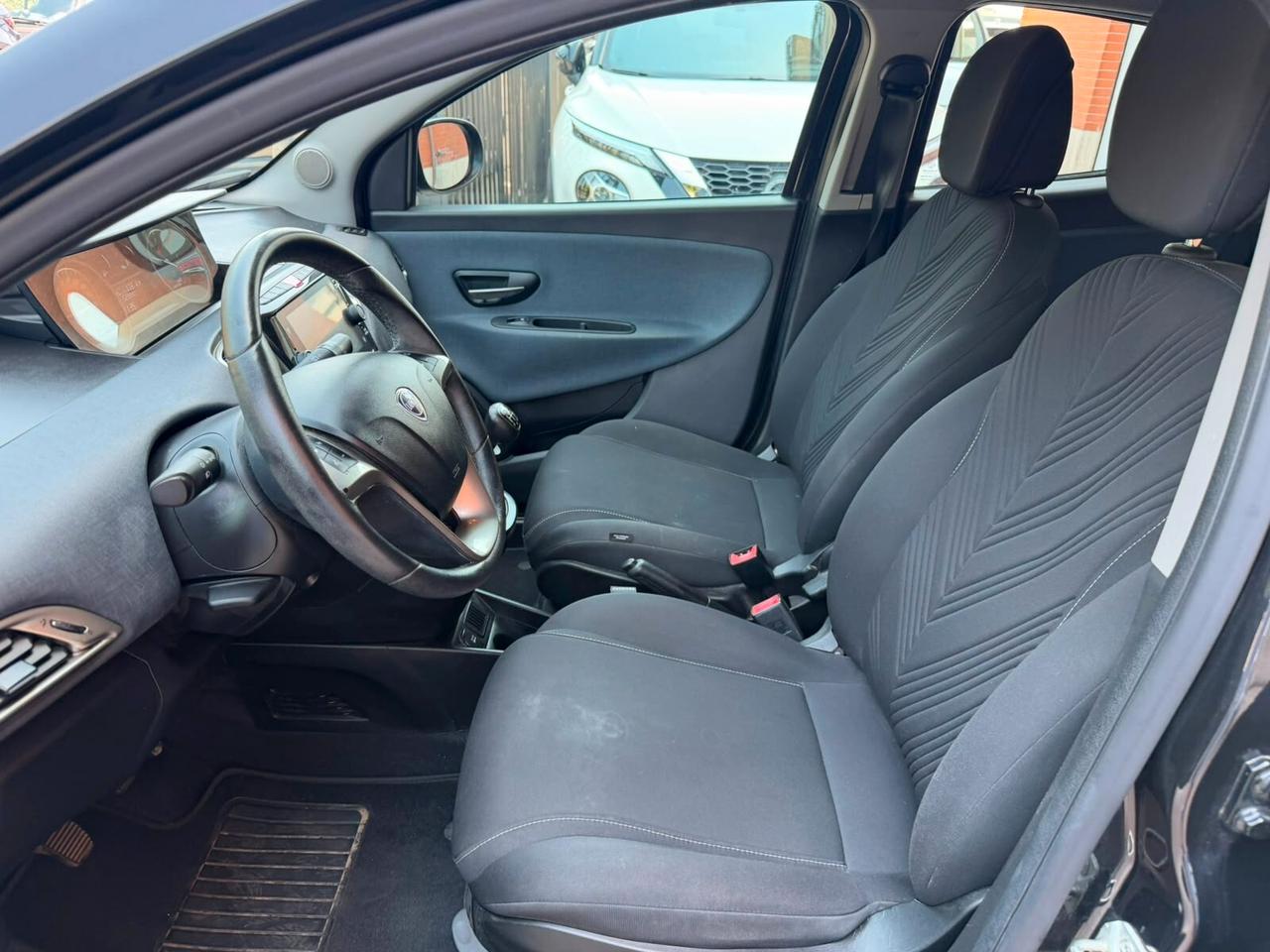 Lancia Ypsilon 1.0 FireFly 5 porte S&S Hybrid Ecochic Gold
