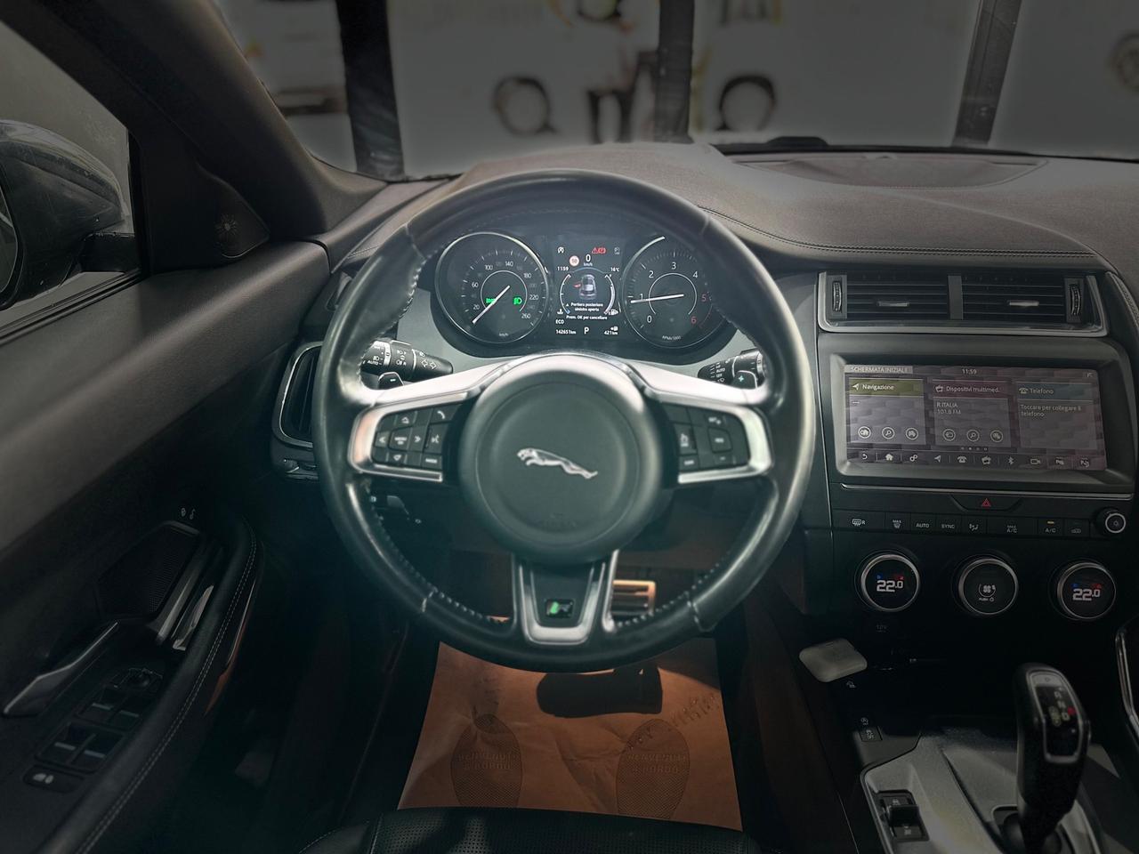 Jaguar E-Pace 2.0D 150 CV AWD aut. R-Dynamic HSE