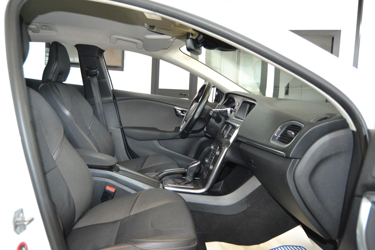 Volvo V40 Cross Country D2 1.6 Powershift Momentum