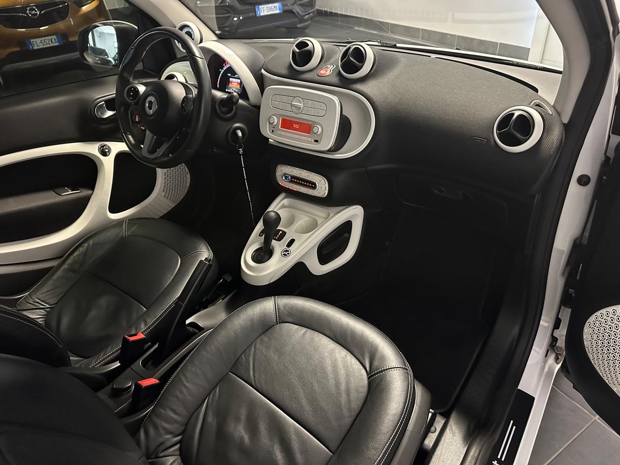 SMART FORTWO 1.0 PASSION 71CV AUTOMATICA TOTAL WHITE