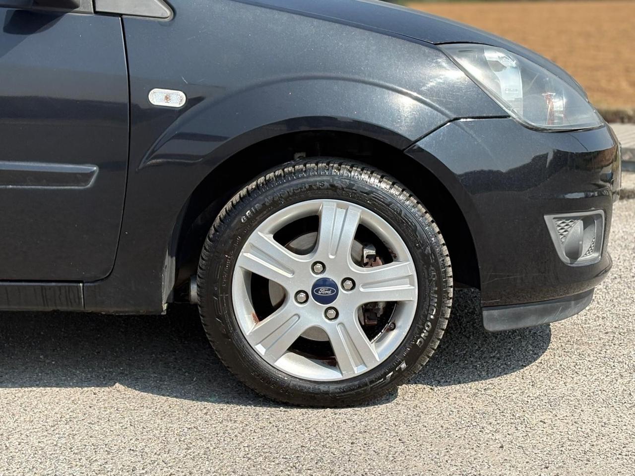 Ford Fiesta 1.4 TDCi 5p. Ghia NEOPATENTATI