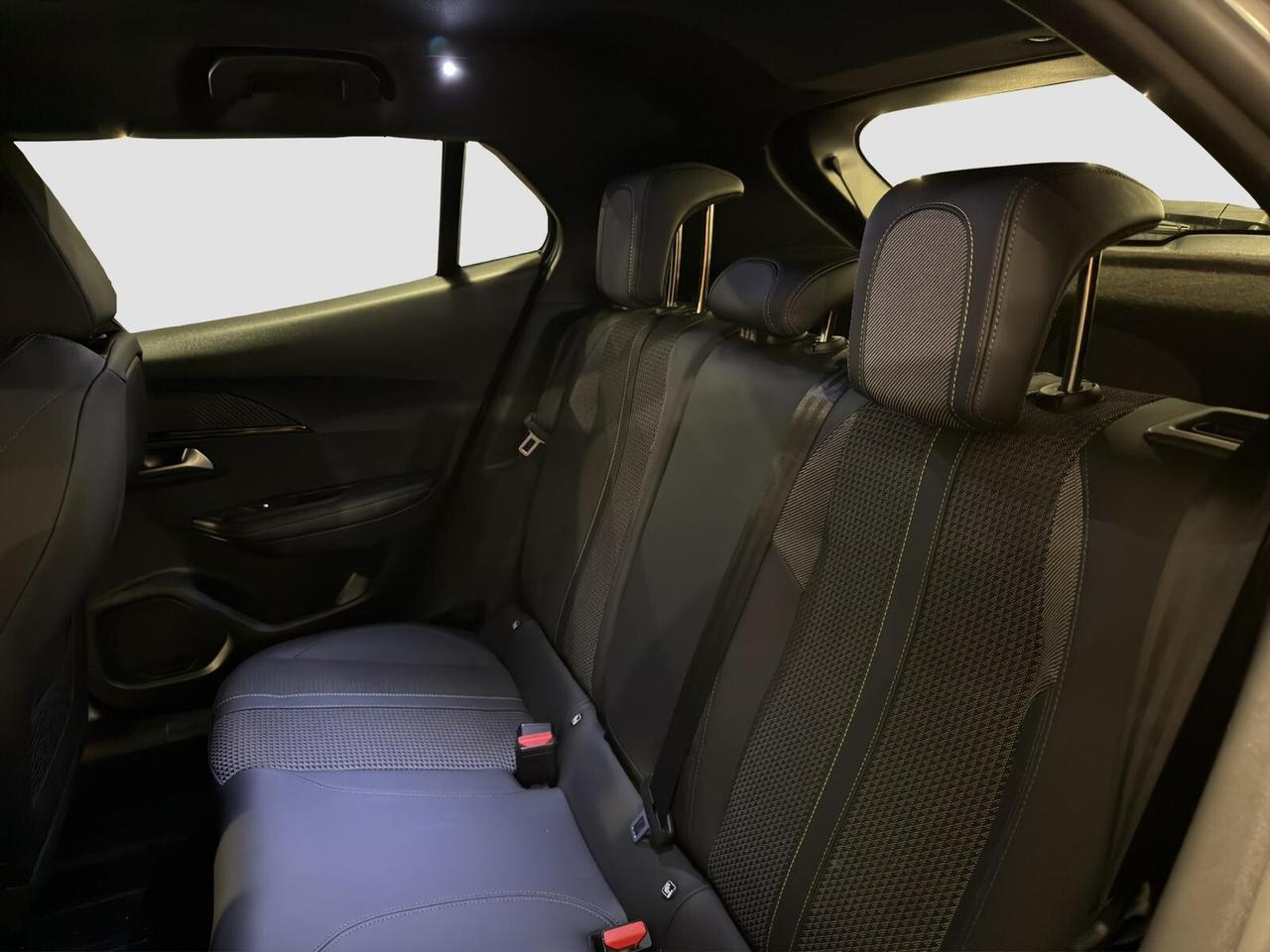 Peugeot 2008 1.5 bluehdi diesel 130cv GT Pack automatica 2023