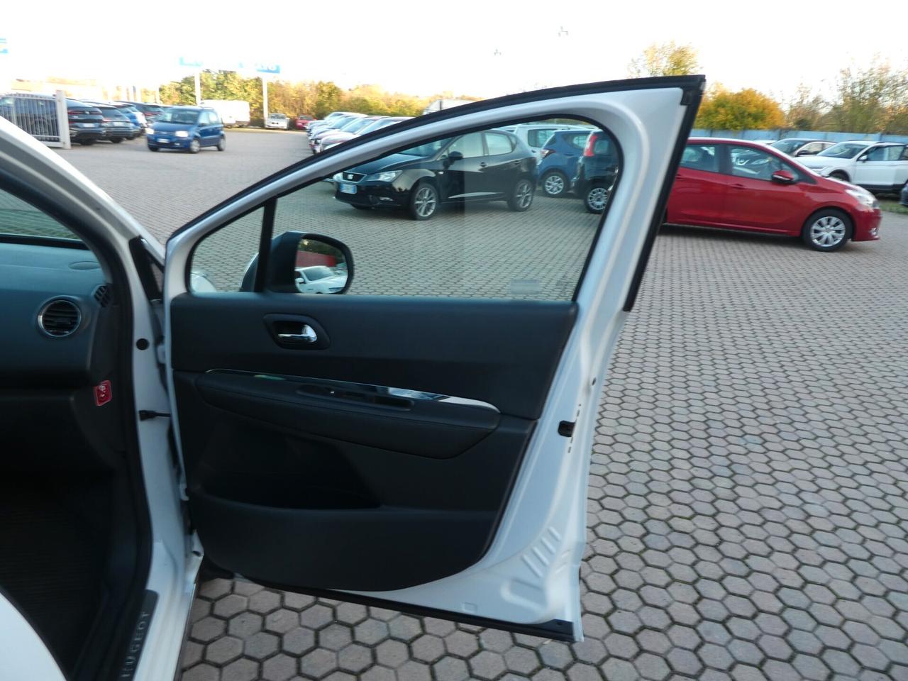 Peugeot 3008 BlueHDi 120 S&S Allure ok neopatentati