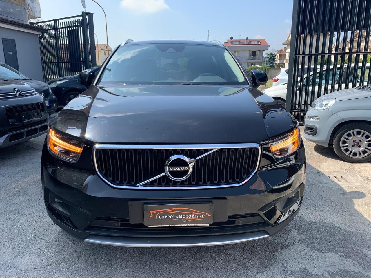 Volvo XC40 2.0 d3 Momentum Navi/Kamera/Tetto/Park/Pelle