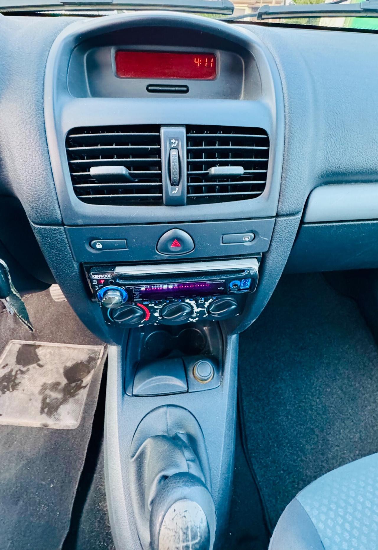 Renault Clio 1.2 3 porte ok neopatentati