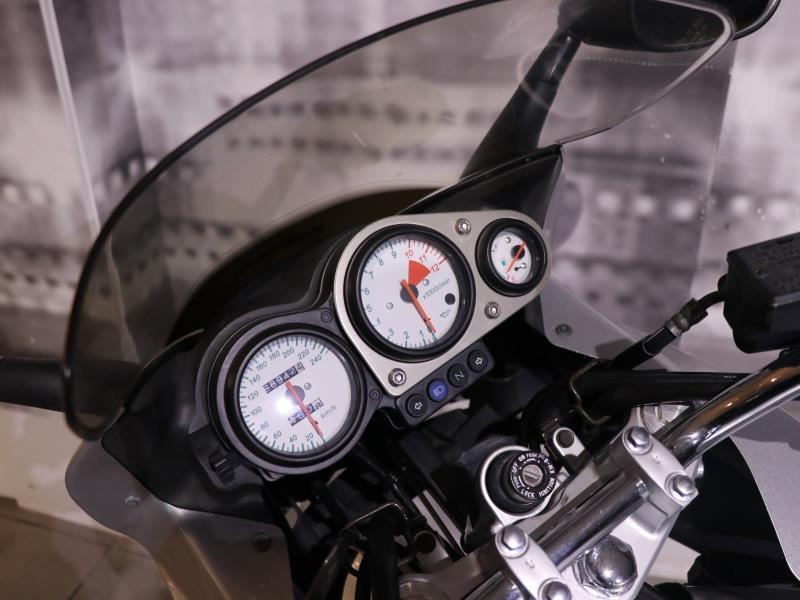 Kawasaki ZR 7 S