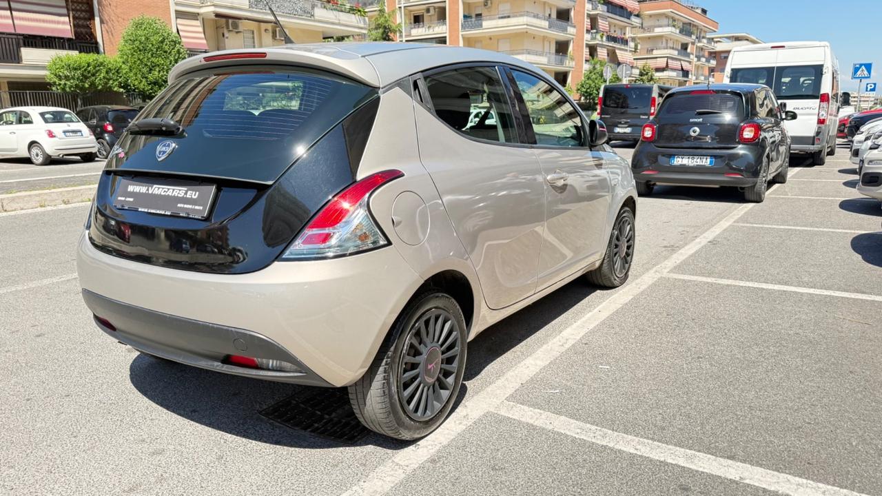 Lancia Ypsilon 1.2 69 CV 5 porte GPL Ecochic S Momodesign led pdc