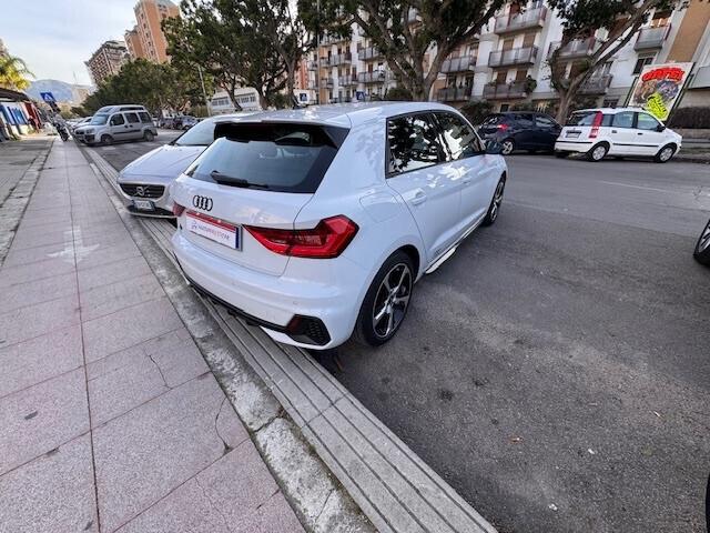 Audi A1 SPB 40 TFSI S tronic Identity Black