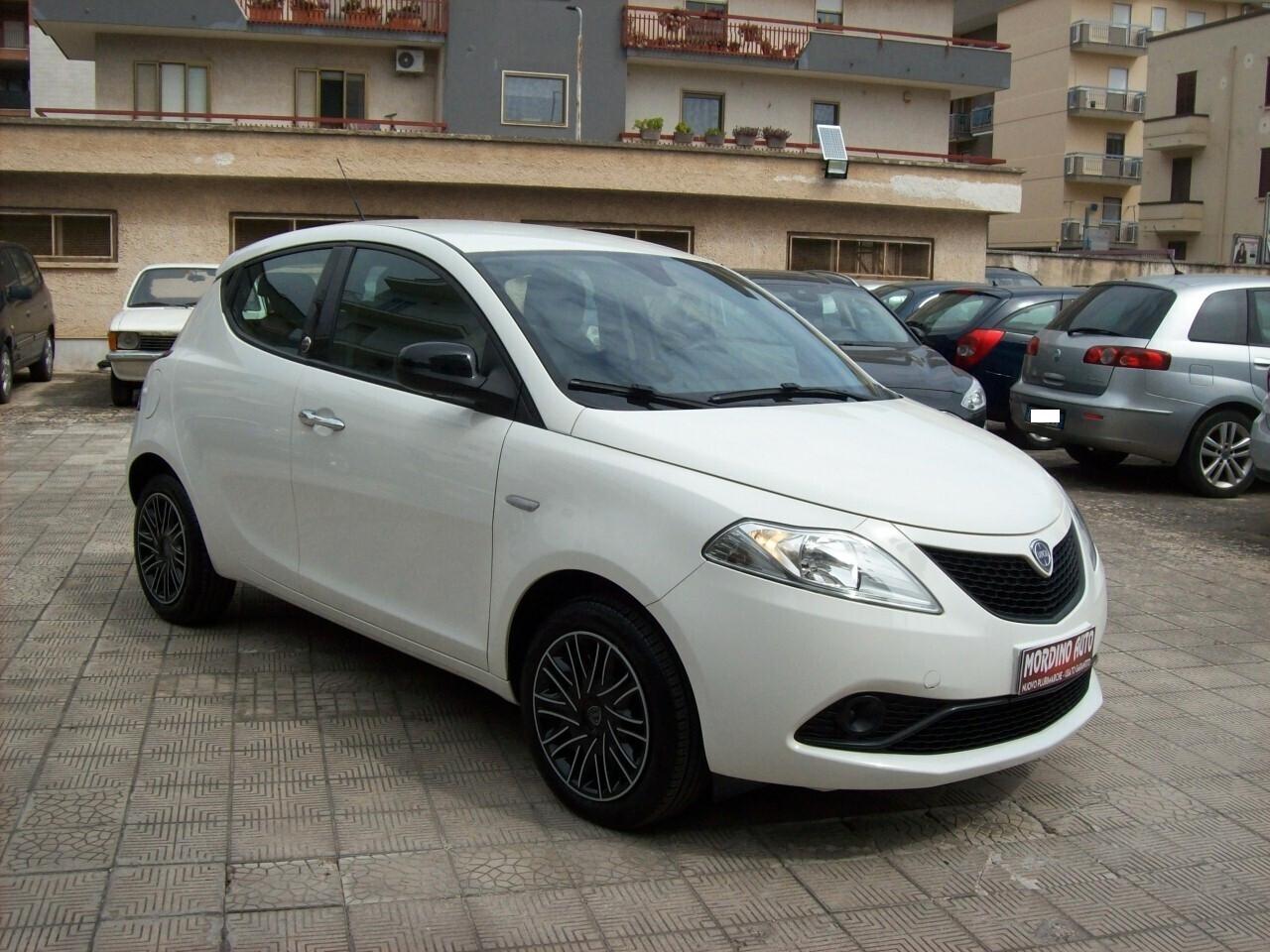 Lancia Ypsilon 1.2 70CV GPL Ecochic Gold