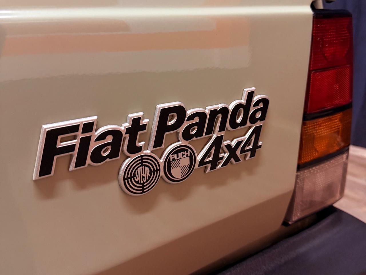 MERAVIGLIOSA PANDA 4 × 4 IN CONDIZIONI DA VETRINA ISCRITTA AS