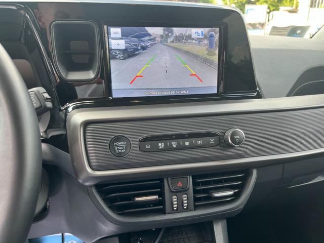 FORD Tourneo Courier 1.0 EcoBoost Titanium