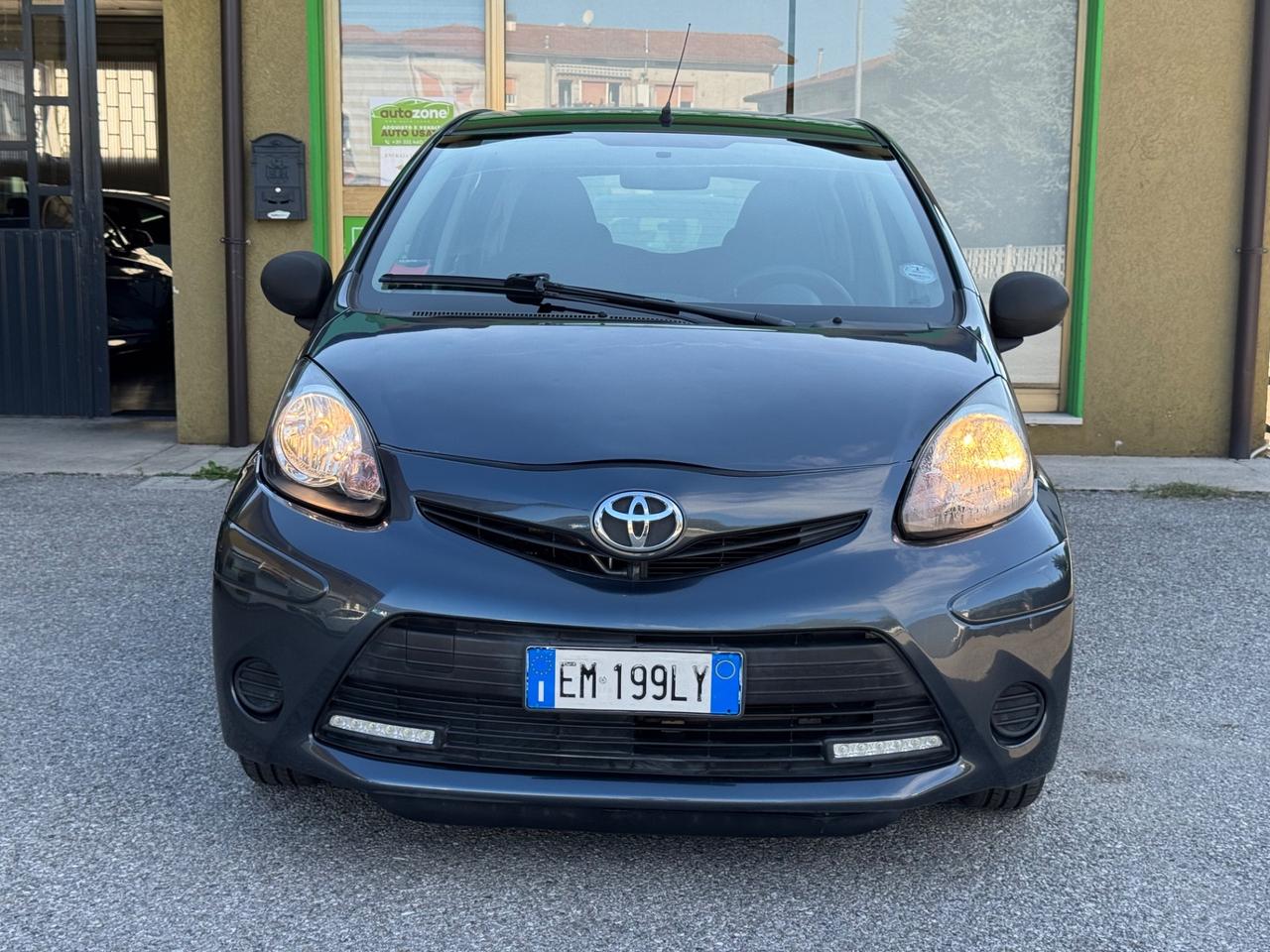 Toyota Aygo 1.0 12V VVT-i 5 porte 68 Cv 86000 km NEOPATENTATI