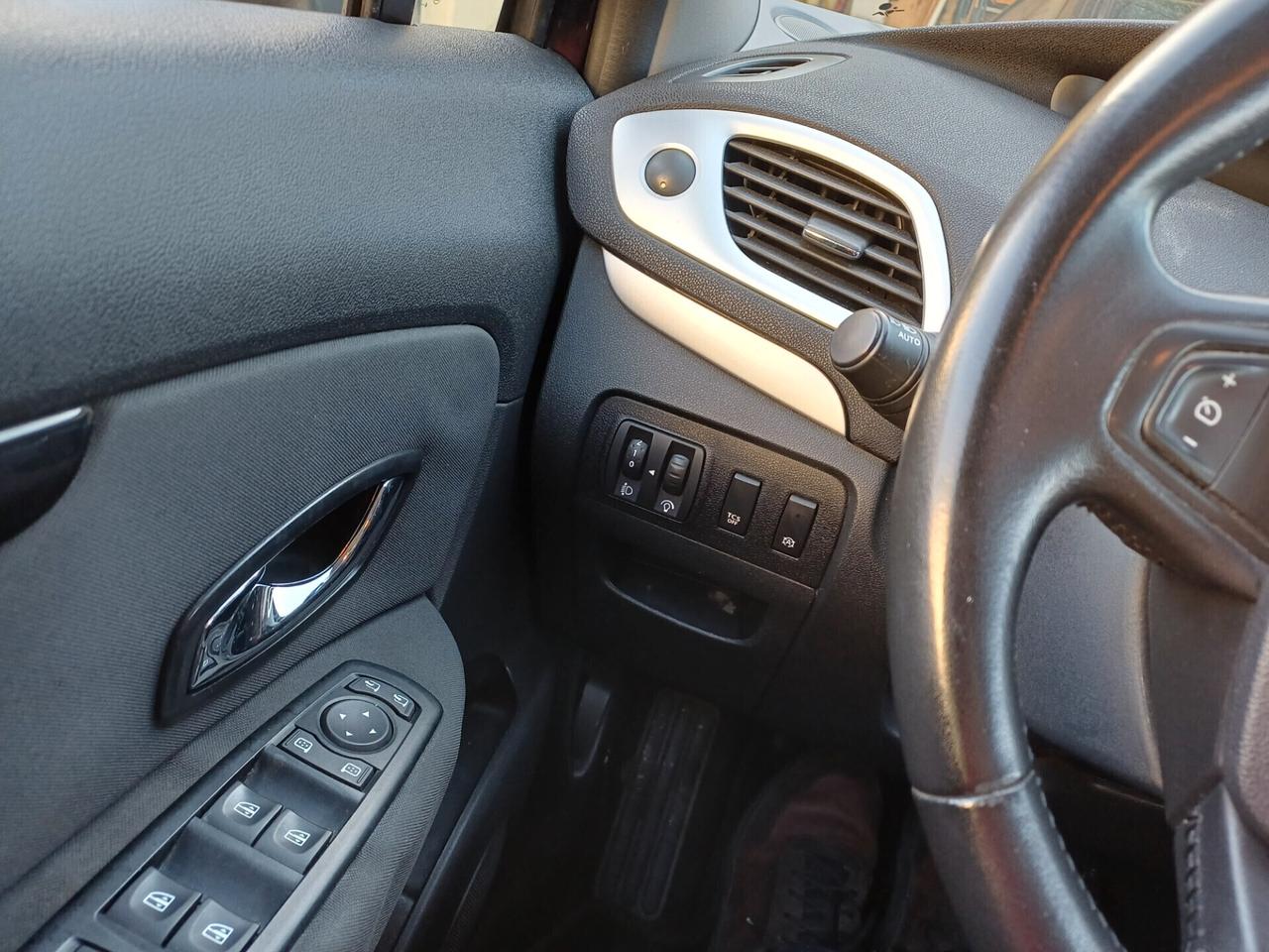 Renault Scenic dCi 110 CV (7 posti)