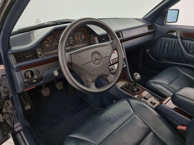 Mercedes-Benz Serie E E 200 cat Cabriolet ASI